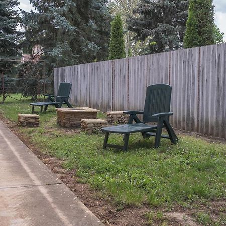Отель Olajos Apartman Берекфюрдё Экстерьер фото
